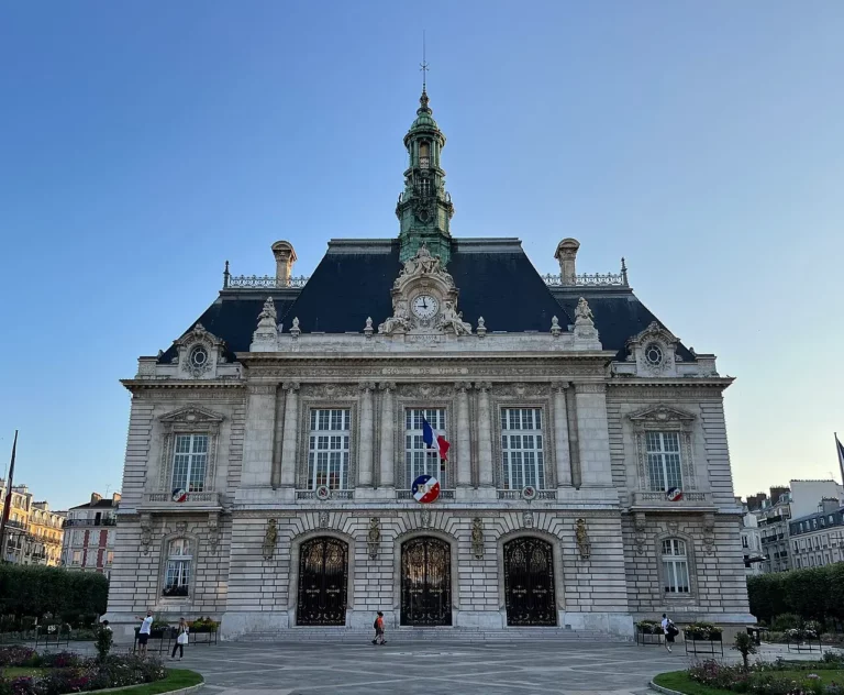 Levallois-Perret Hôtel de Ville